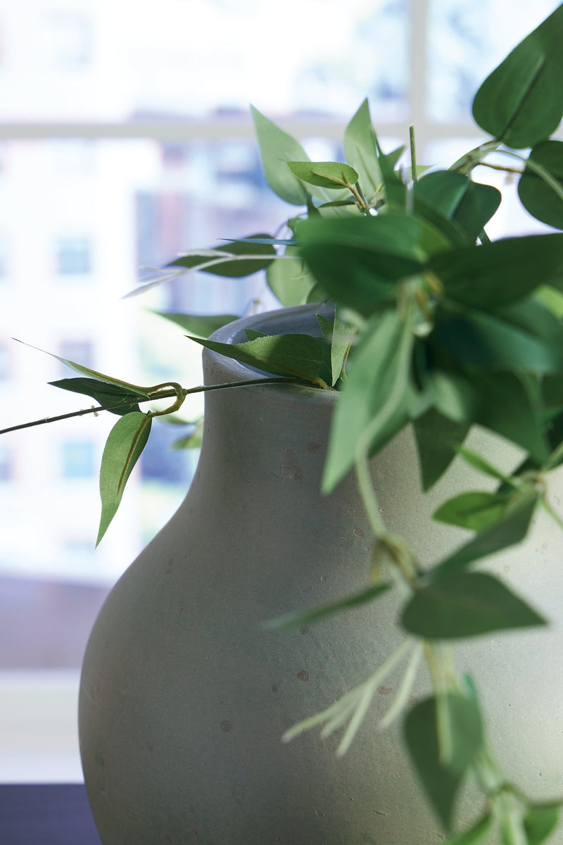 Baychester Vase - Furniture Now (CA)