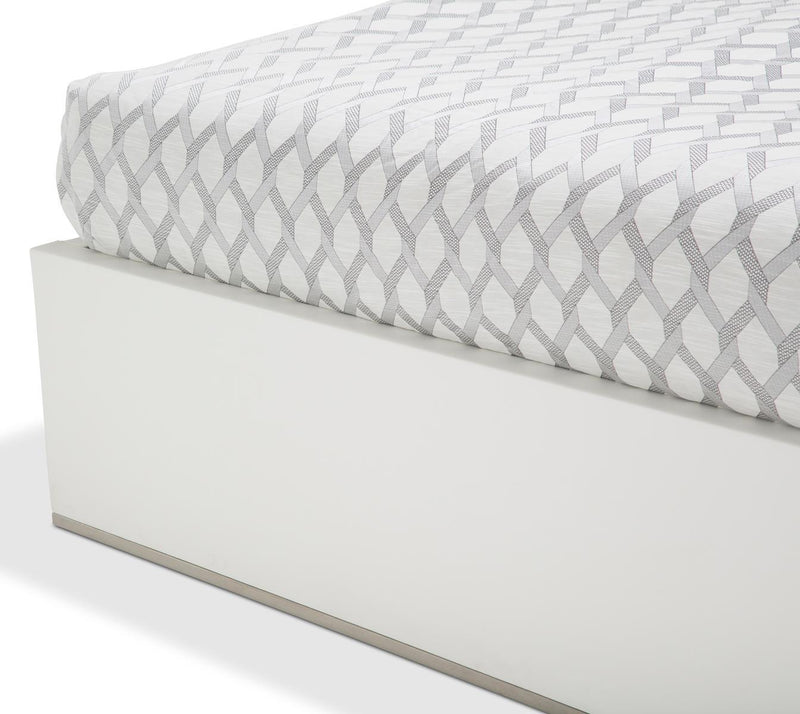 State St Queen Upholstered Panel Bed in Glossy White - Furniture Now (CA)