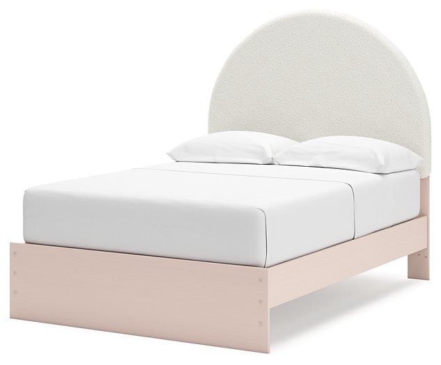 Wistenpine Upholstered Bed