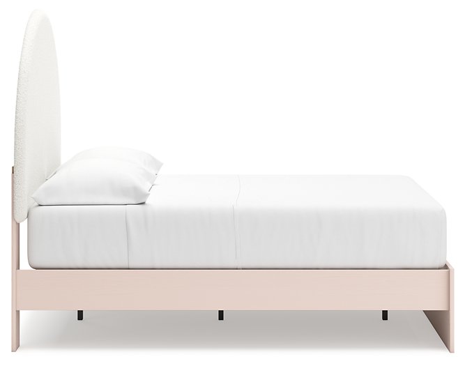 Wistenpine Upholstered Bed