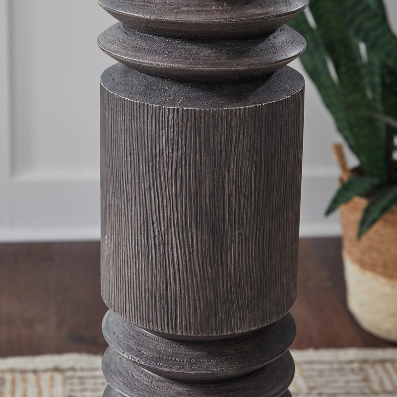 Fainwell Floor Lamp - Furniture Now (CA)